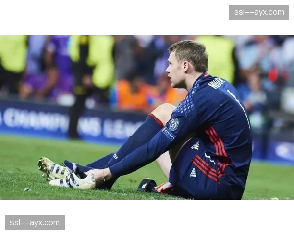 赛前动态：拜仁全员参加公开训练，诺伊尔确认首发